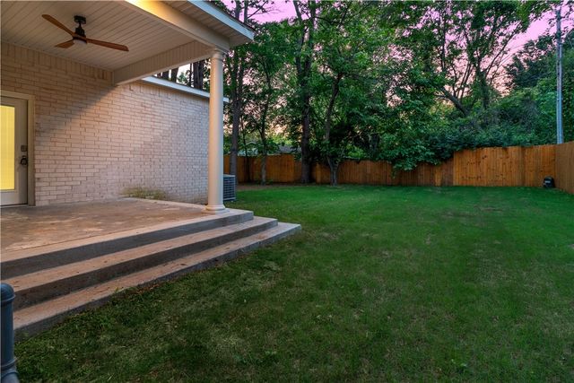 1615 N Garland Avenue, Fayetteville, AR 72703