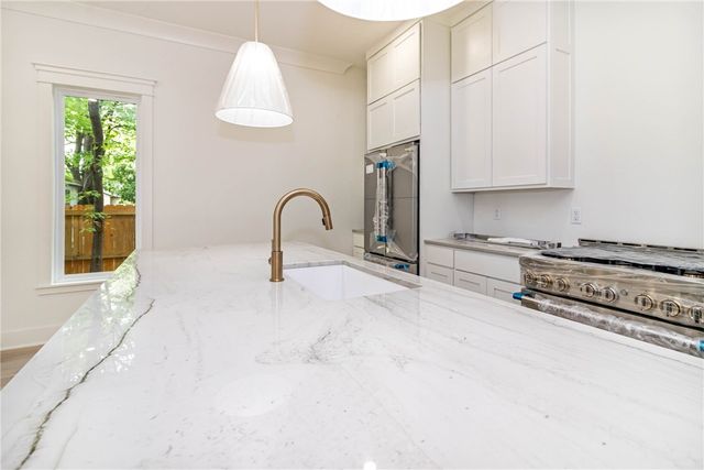 1615 N Garland Avenue, Fayetteville, AR 72703