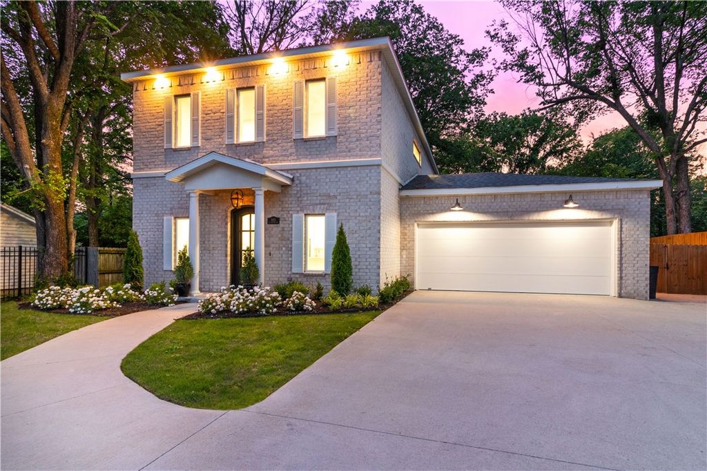 1615 N Garland Avenue, Fayetteville, AR 72703