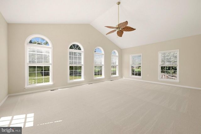 163 WHEAT FIELD TER, Harpers Ferry, WV 25425