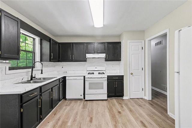 2271 Chestnut Place, Lithia Springs, GA 30122