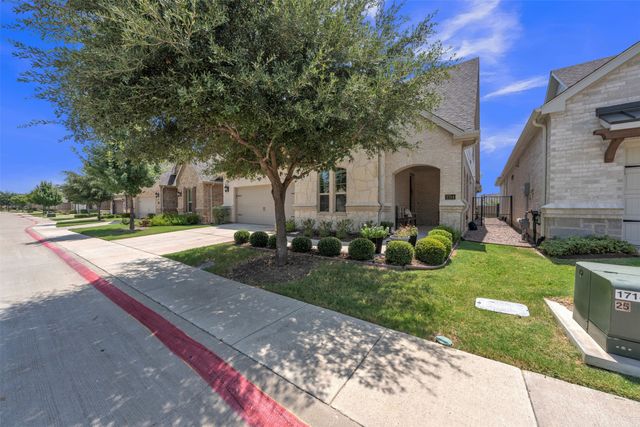 2704 Esplanade Boulevard 2704, Mansfield, TX 76063