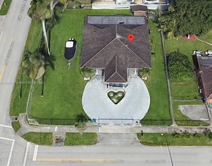 13895 SW 22nd St, Miami, FL 33175