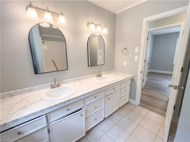 206 Daisy Street, Thomasville, NC 27360