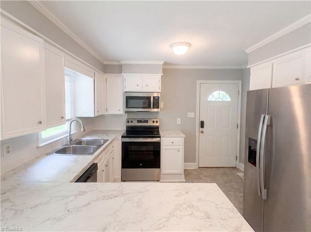 206 Daisy Street, Thomasville, NC 27360