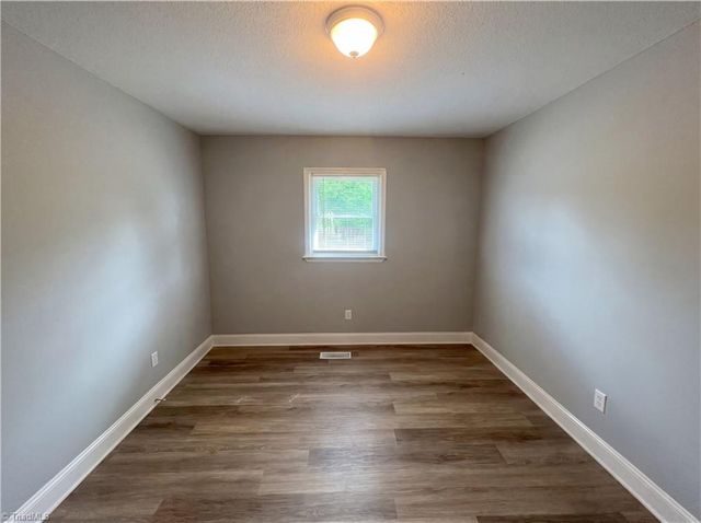 206 Daisy Street, Thomasville, NC 27360