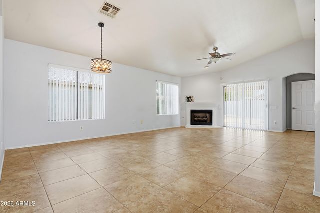 3407 E WAHALLA Lane, Phoenix, AZ 85050