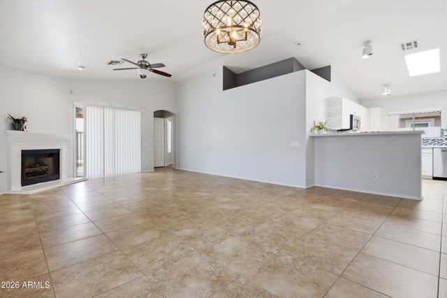 3407 E WAHALLA Lane, Phoenix, AZ 85050