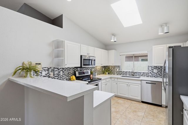 3407 E WAHALLA Lane, Phoenix, AZ 85050