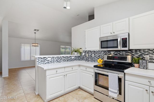 3407 E WAHALLA Lane, Phoenix, AZ 85050