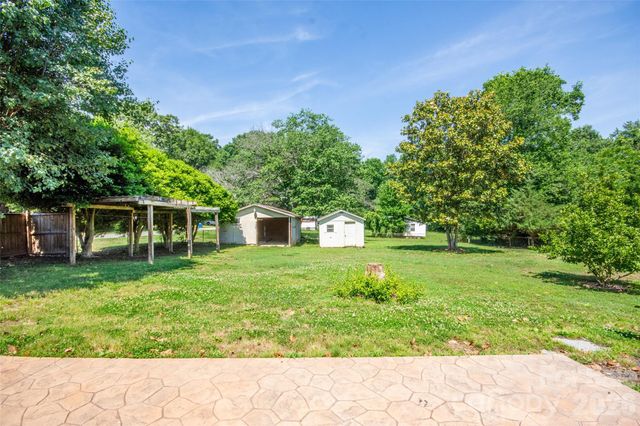 125 Linda Drive, Harmony, NC 28634