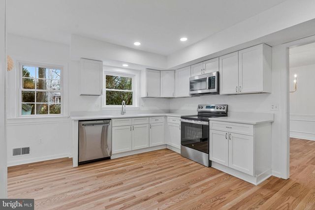 6831 FAIRWAY DR, Mclean, VA 22101