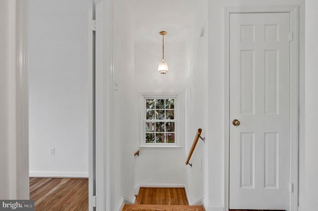 6831 FAIRWAY DR, Mclean, VA 22101