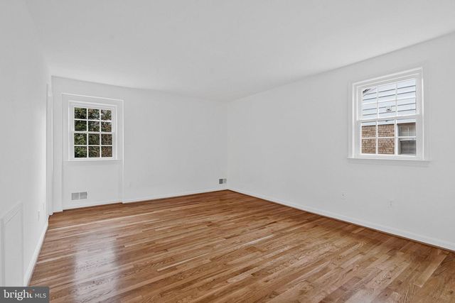 6831 FAIRWAY DR, Mclean, VA 22101