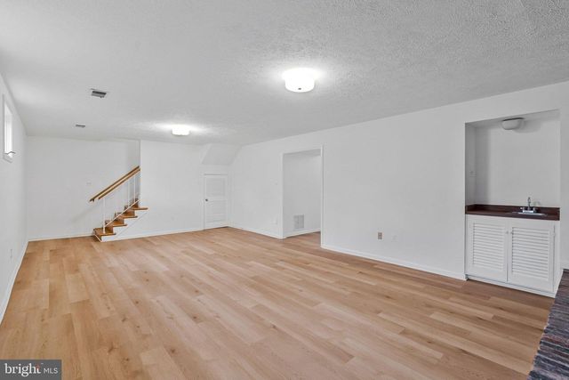 6831 FAIRWAY DR, Mclean, VA 22101