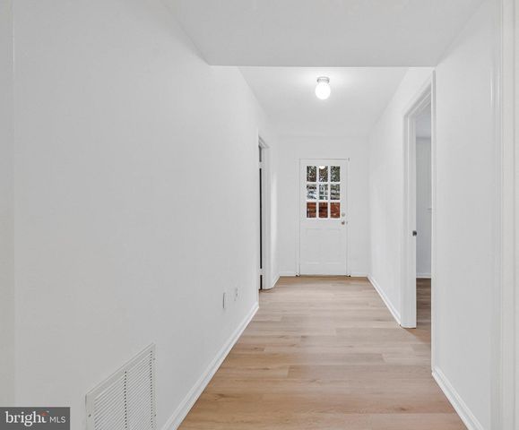 6831 FAIRWAY DR, Mclean, VA 22101