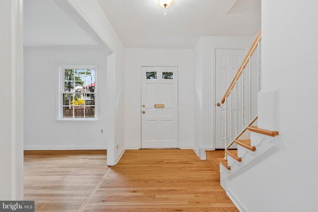 6831 FAIRWAY DR, Mclean, VA 22101