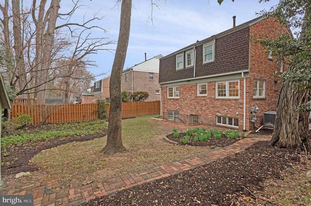 6831 FAIRWAY DR, Mclean, VA 22101