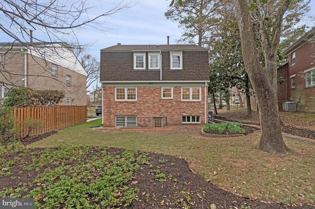 6831 FAIRWAY DR, Mclean, VA 22101