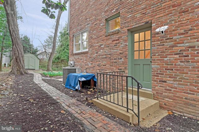 6831 FAIRWAY DR, Mclean, VA 22101