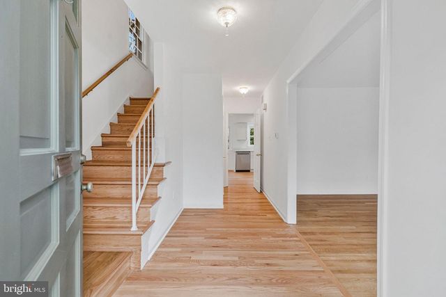 6831 FAIRWAY DR, Mclean, VA 22101