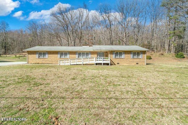 111 McNew Drive, Harriman, TN 37748