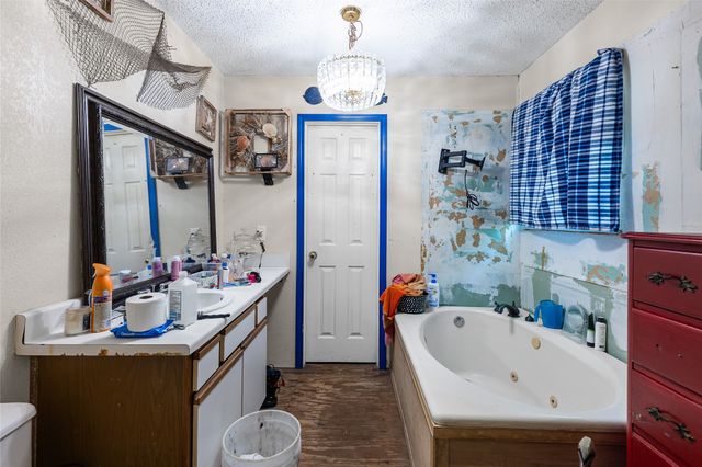 9128 Drake Road, Quinlan, TX 75474