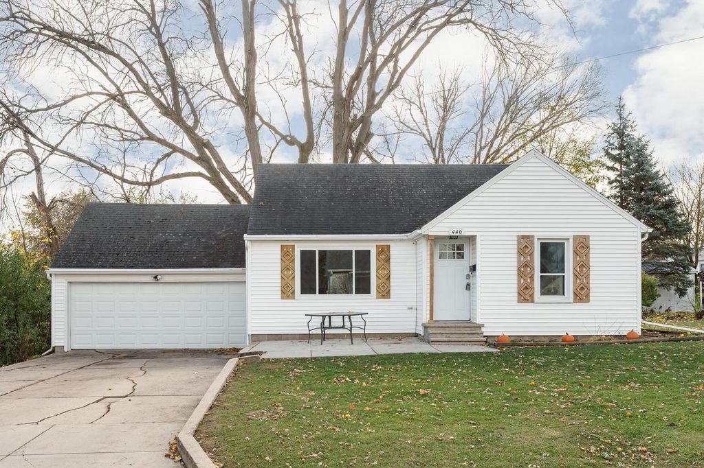 440 Leschinger STREET, Waterloo, WI 53594