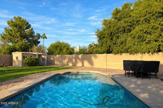 1070 E OAKLAND Street, Chandler, AZ 85225