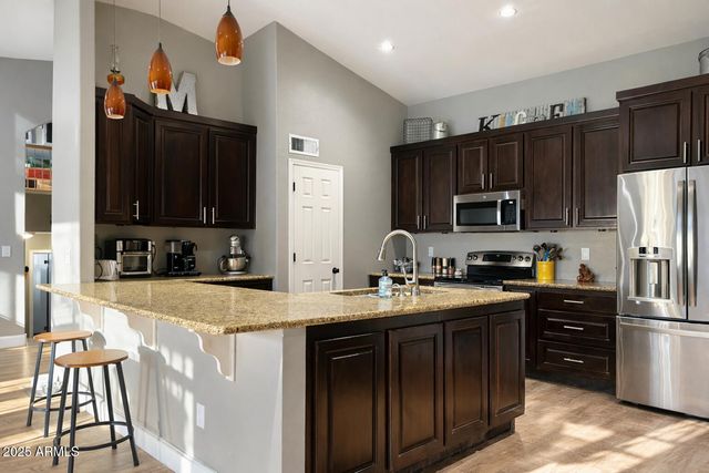 1070 E OAKLAND Street, Chandler, AZ 85225