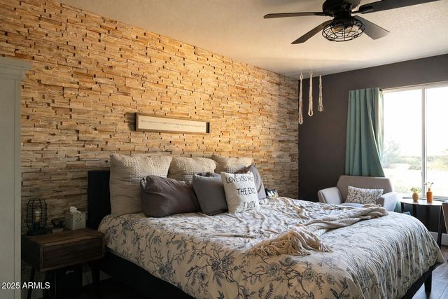 1070 E OAKLAND Street, Chandler, AZ 85225