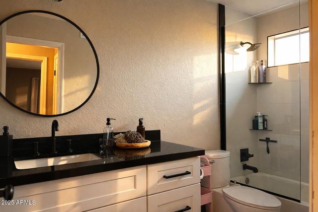 1070 E OAKLAND Street, Chandler, AZ 85225