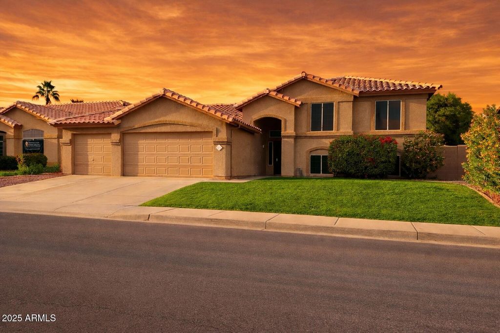 1070 E OAKLAND Street, Chandler, AZ 85225