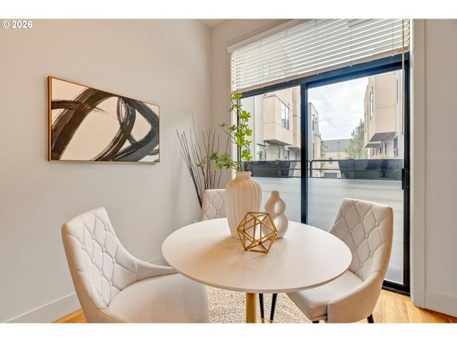 2124 Nw 16TH Ave, Portland, OR 97209