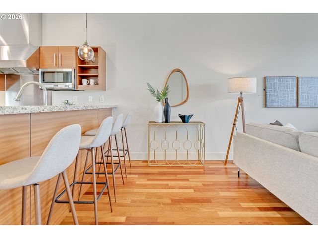 2124 Nw 16TH Ave, Portland, OR 97209
