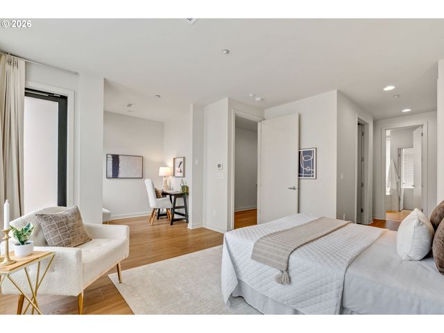 2124 Nw 16TH Ave, Portland, OR 97209