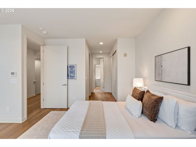 2124 Nw 16TH Ave, Portland, OR 97209