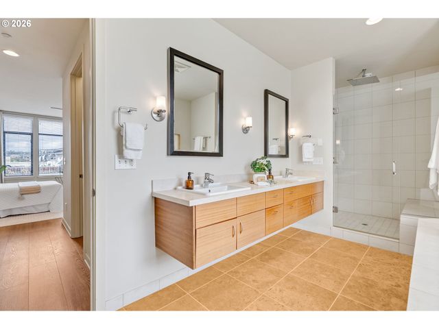 2124 Nw 16TH Ave, Portland, OR 97209