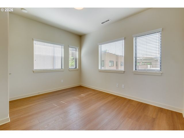 2124 Nw 16TH Ave, Portland, OR 97209