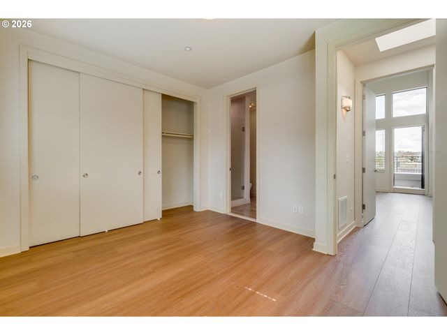 2124 Nw 16TH Ave, Portland, OR 97209