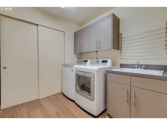 2124 Nw 16TH Ave, Portland, OR 97209