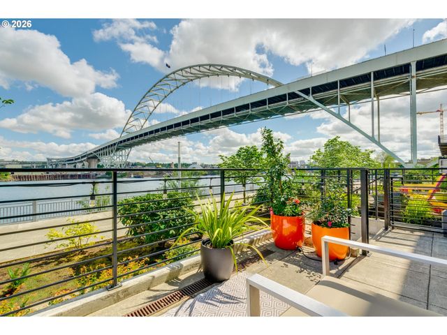 2124 Nw 16TH Ave, Portland, OR 97209