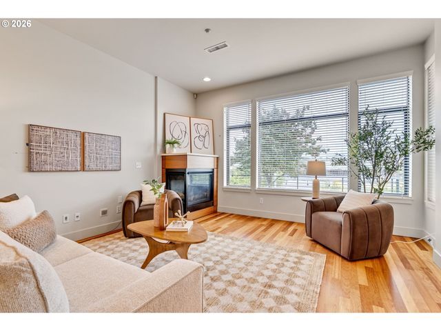 2124 Nw 16TH Ave, Portland, OR 97209