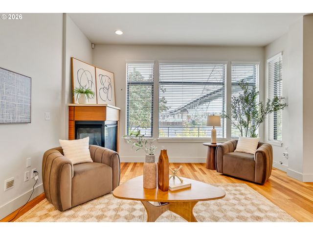 2124 Nw 16TH Ave, Portland, OR 97209