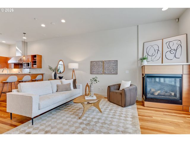 2124 Nw 16TH Ave, Portland, OR 97209