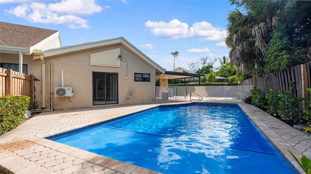 7659 Sierra Ter, Boca Raton, FL 33433