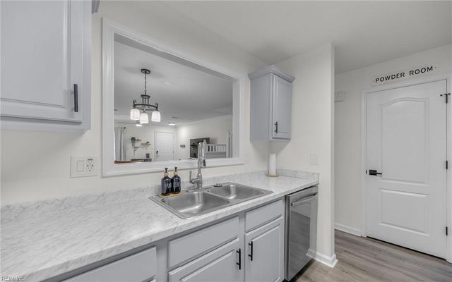 909 Lakeside CT, Suffolk, VA 23435