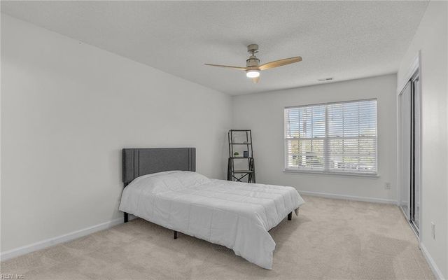 909 Lakeside CT, Suffolk, VA 23435