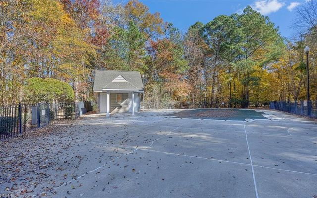 909 Lakeside CT, Suffolk, VA 23435