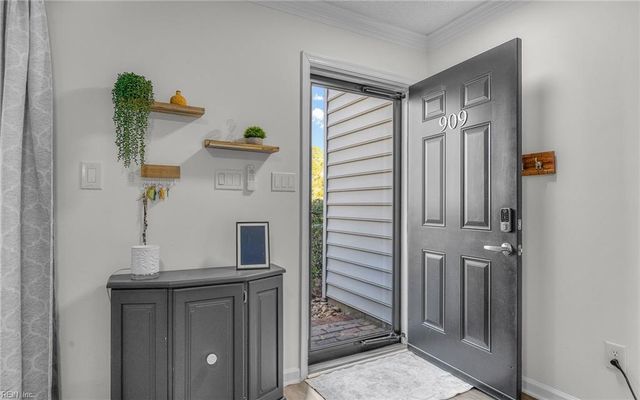 909 Lakeside CT, Suffolk, VA 23435